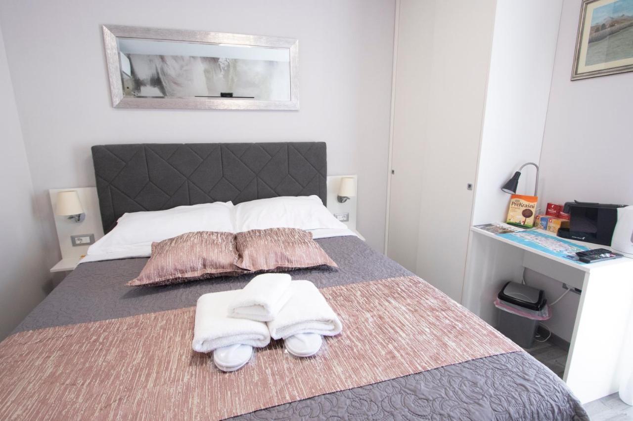 Calm Apartment & Room Zadar Bagian luar foto